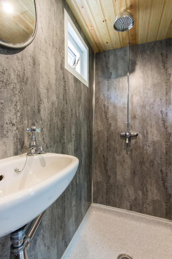 라이 Extraordinary Huts Ltd 빌라 외부 사진